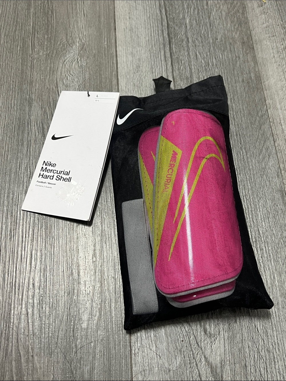 Nike adult mercurial hard shell soccer skin guards/ size L